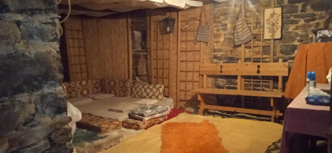 Ανδρομέδα: Παραδοσιακό Κατάλυμμα Villa Pápingo Eksteriør bilde
